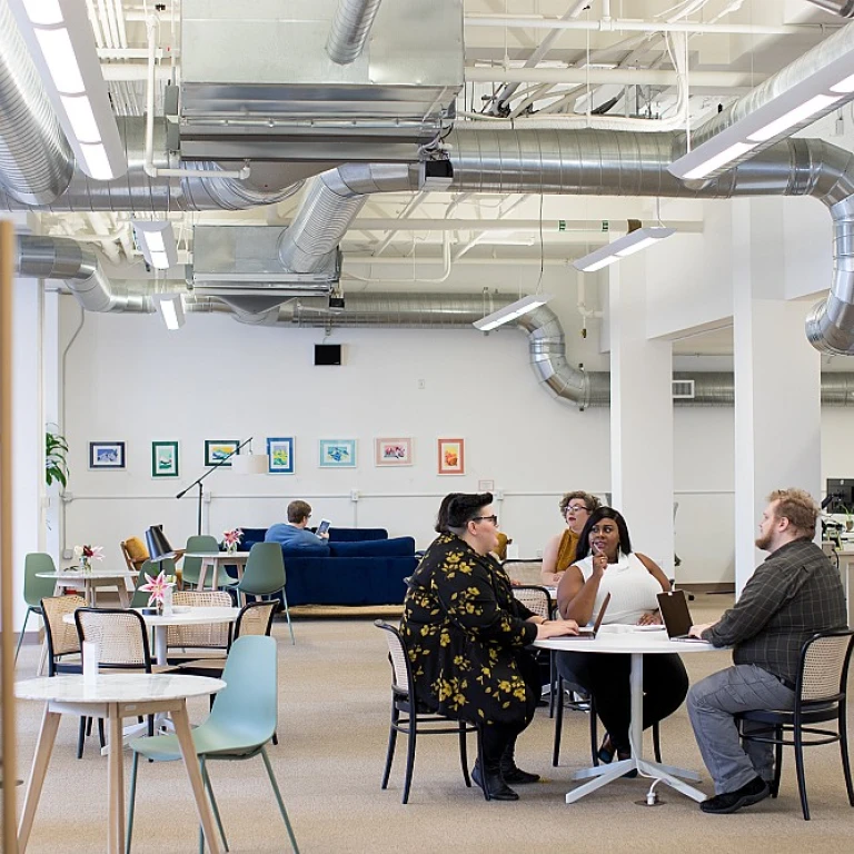 Optimiser l'expérience des événements B2B avec la location de chauffages extérieurs
